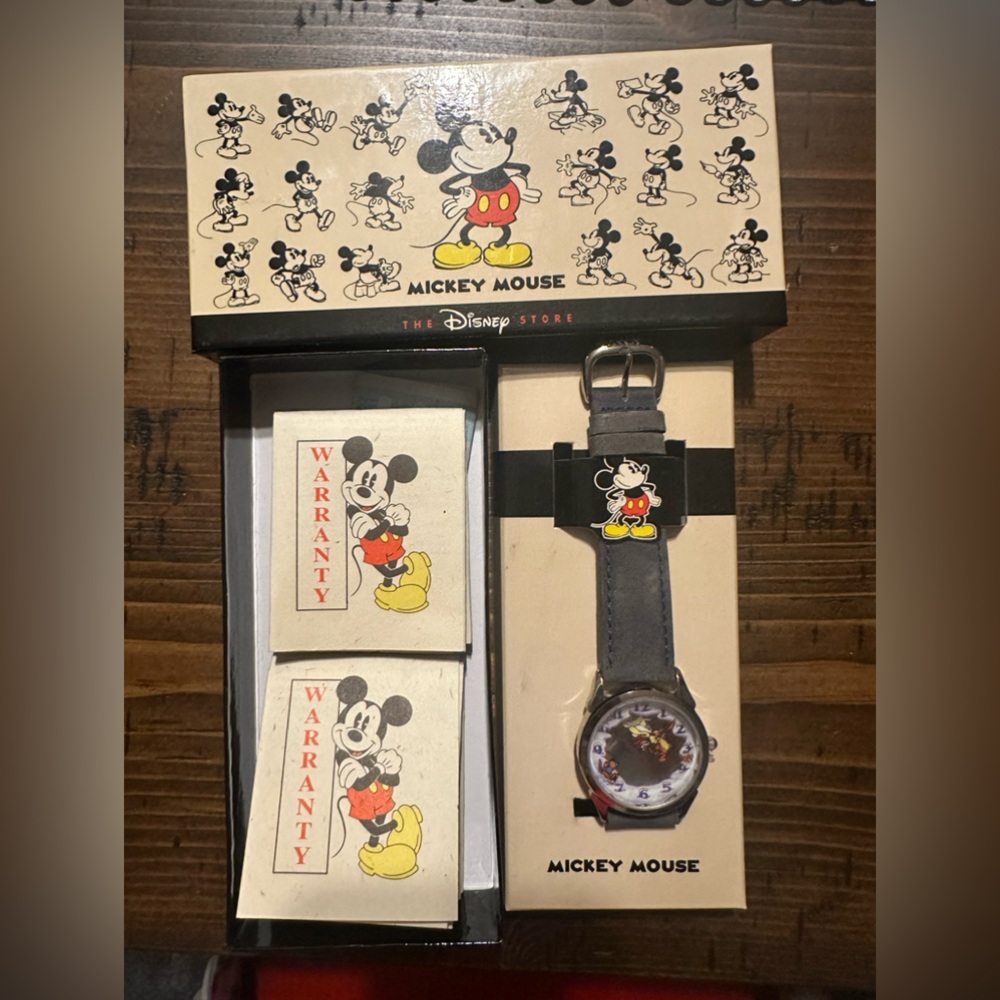 Rare Vintage 1999 collector Disney watch